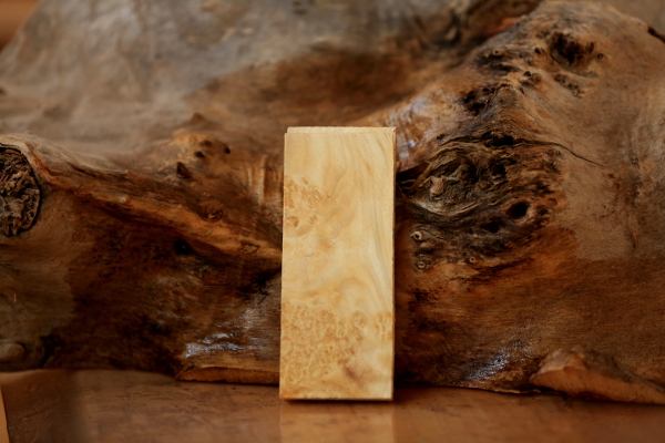 2cmx4cmx13cm Maple Burl